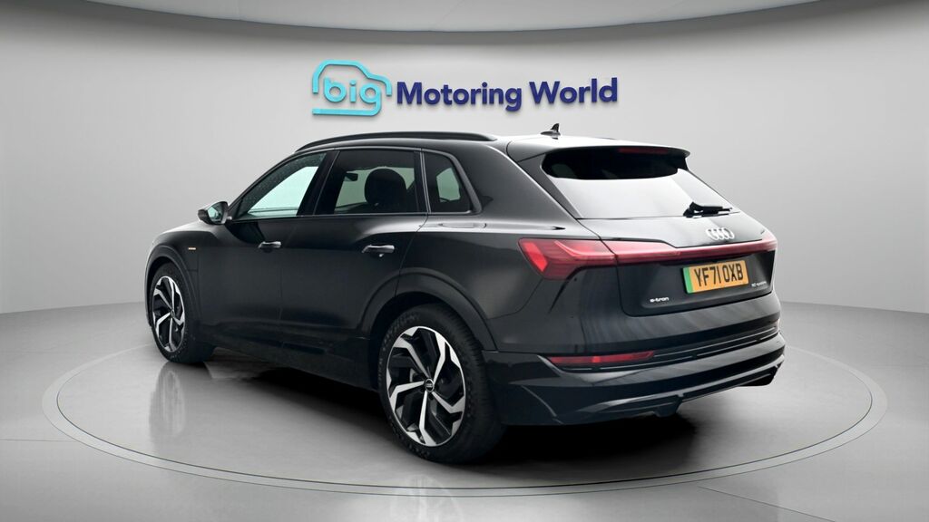 Audi E-tron Black Edition Black #5