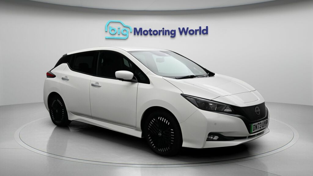 Nissan Leaf Shiro White