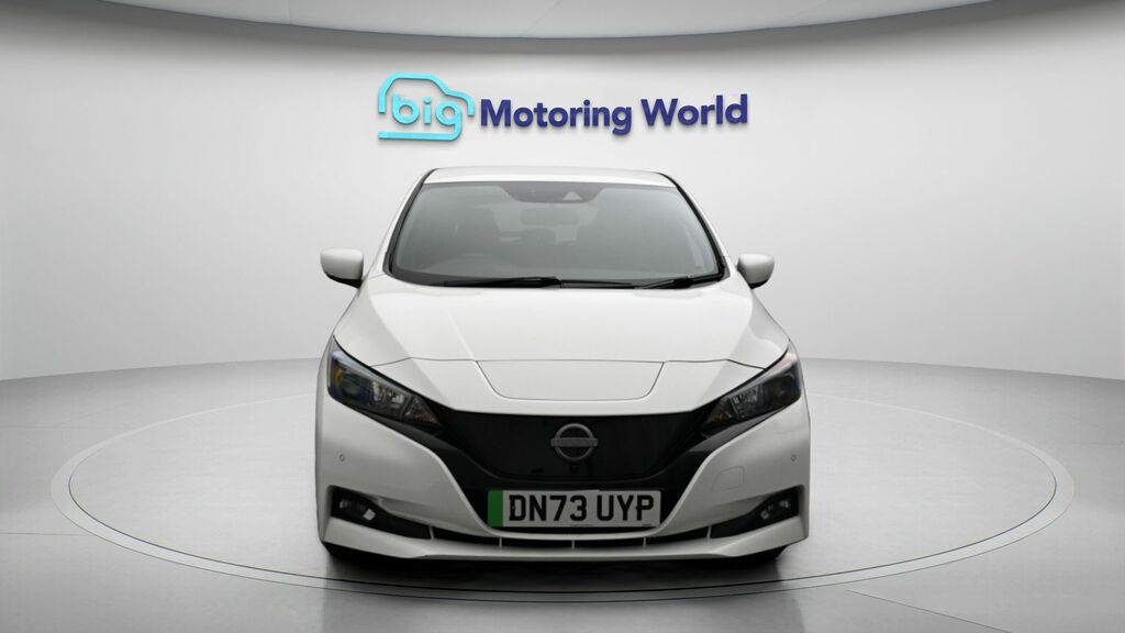 Nissan Leaf Shiro White #2