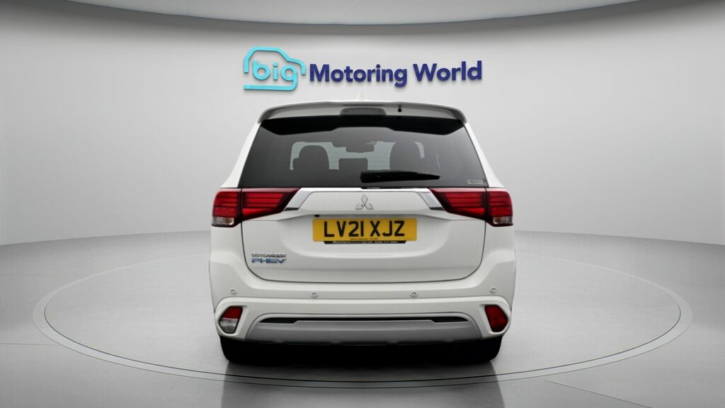 Mitsubishi Outlander Dynamic Safety White #6