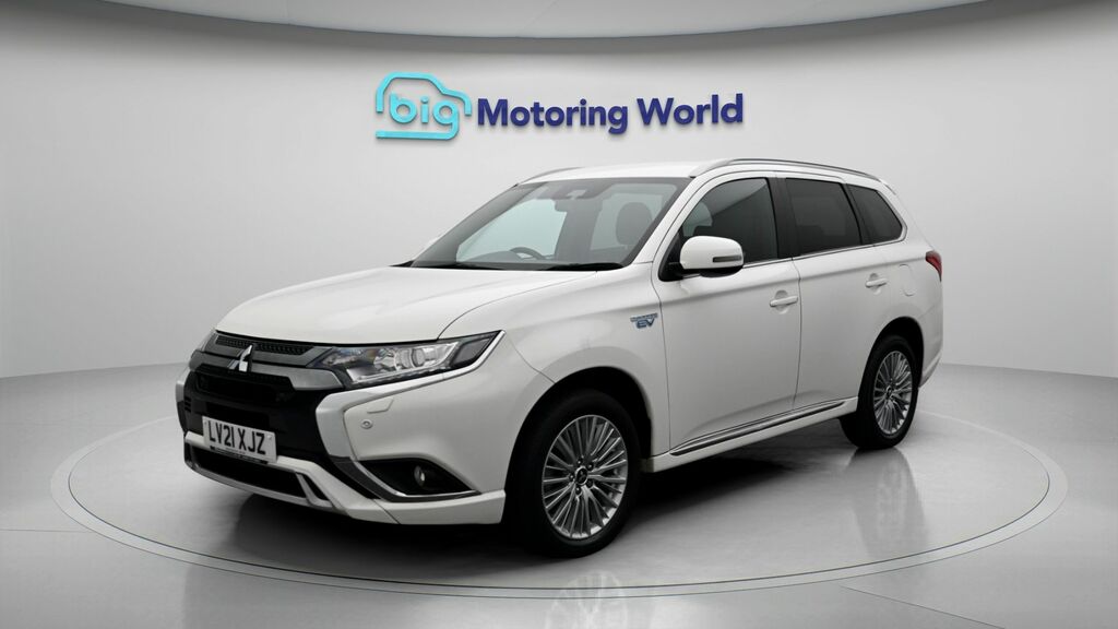 Mitsubishi Outlander Dynamic Safety White #3
