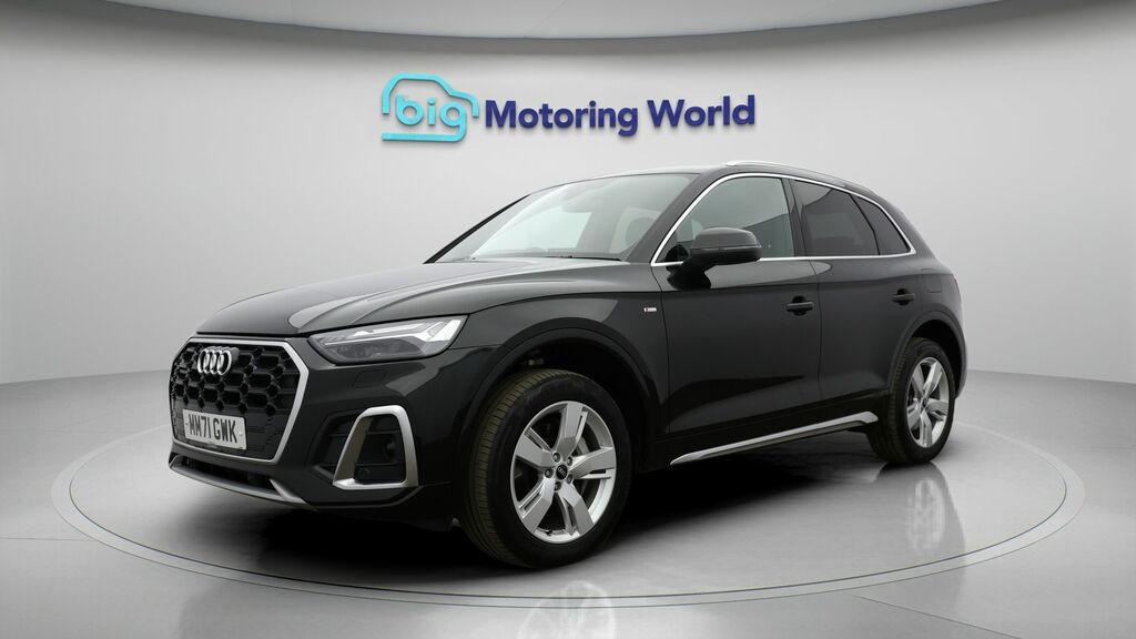 Audi Q5 S Line Black #3