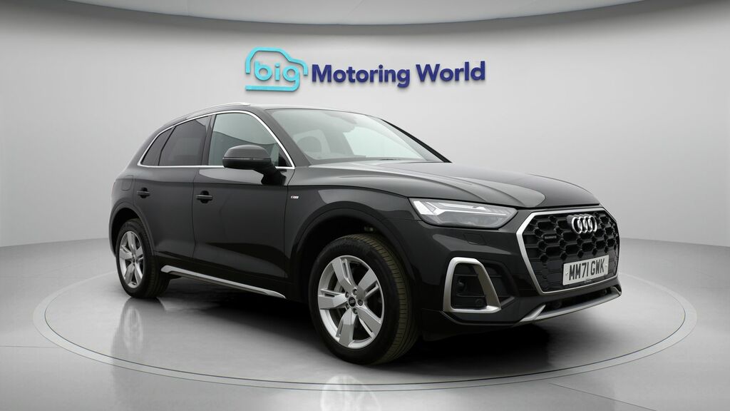 Audi Q5 S Line Black