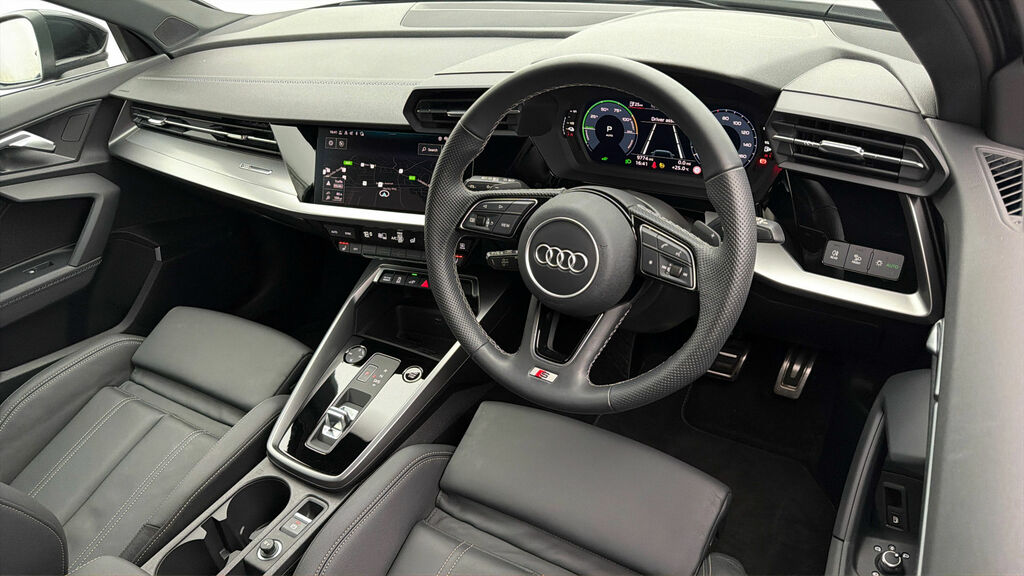 Audi A3 30 Tfsi S Line S Tronic 2024 Black #9