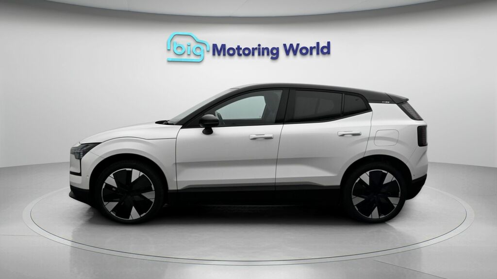 Volvo EX30 Ultra White #4