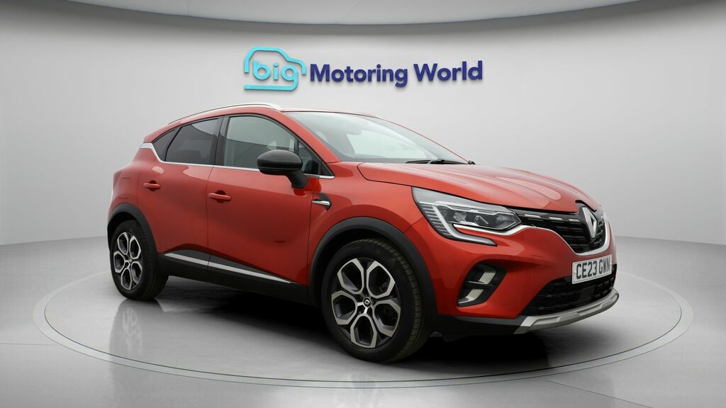 Renault Captur Techno Red