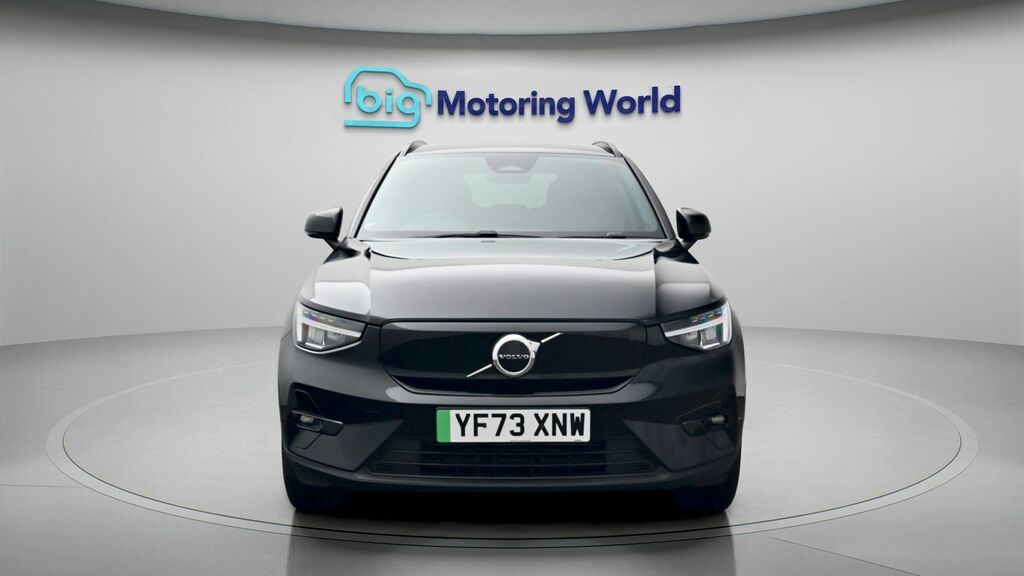 Volvo XC40 Plus Black #2