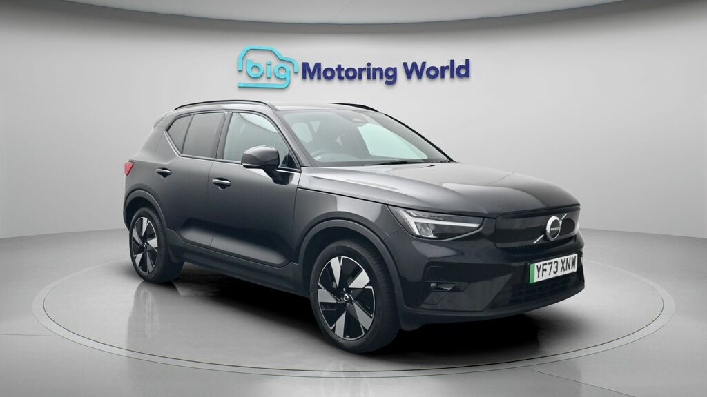 Volvo XC40 Plus Black