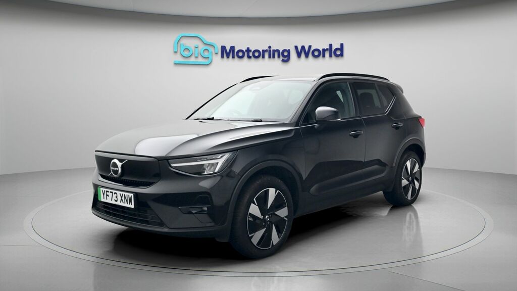 Volvo XC40 Plus Black #3