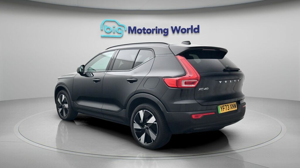 Volvo XC40 Plus Black #5