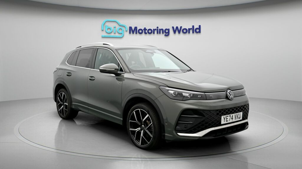 Volkswagen Tiguan R-line Green