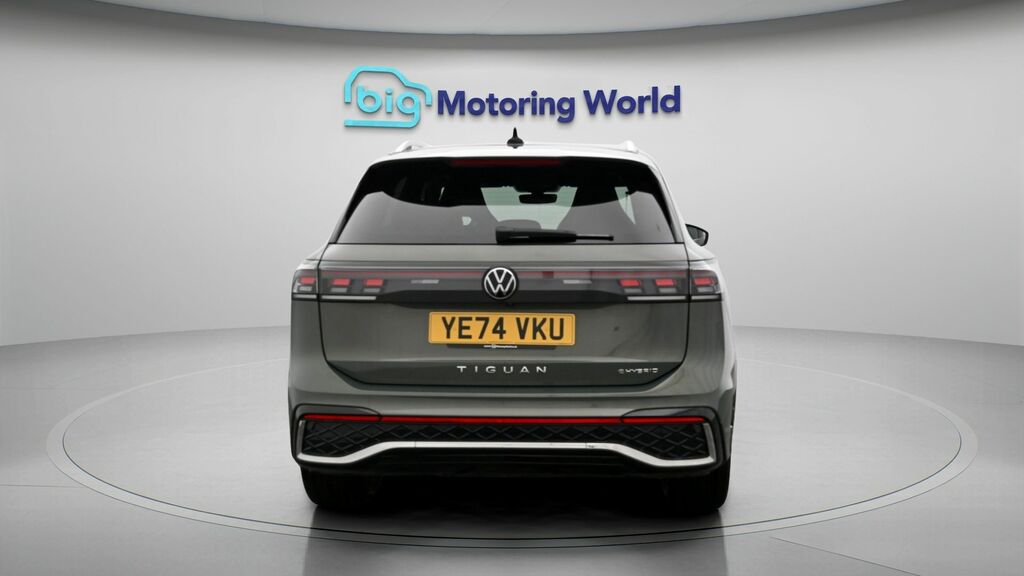 Volkswagen Tiguan R-line Green #6