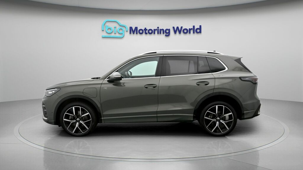 Volkswagen Tiguan R-line Green #4