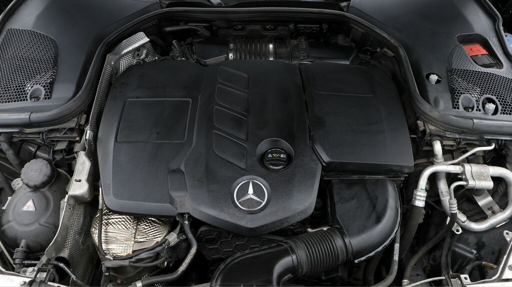 Mercedes-Benz E Class E300d Amg Line Night Ed Prem 9G-tronic Blue #19