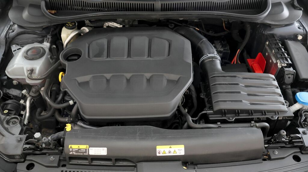 Volkswagen Polo Hatchback White #18