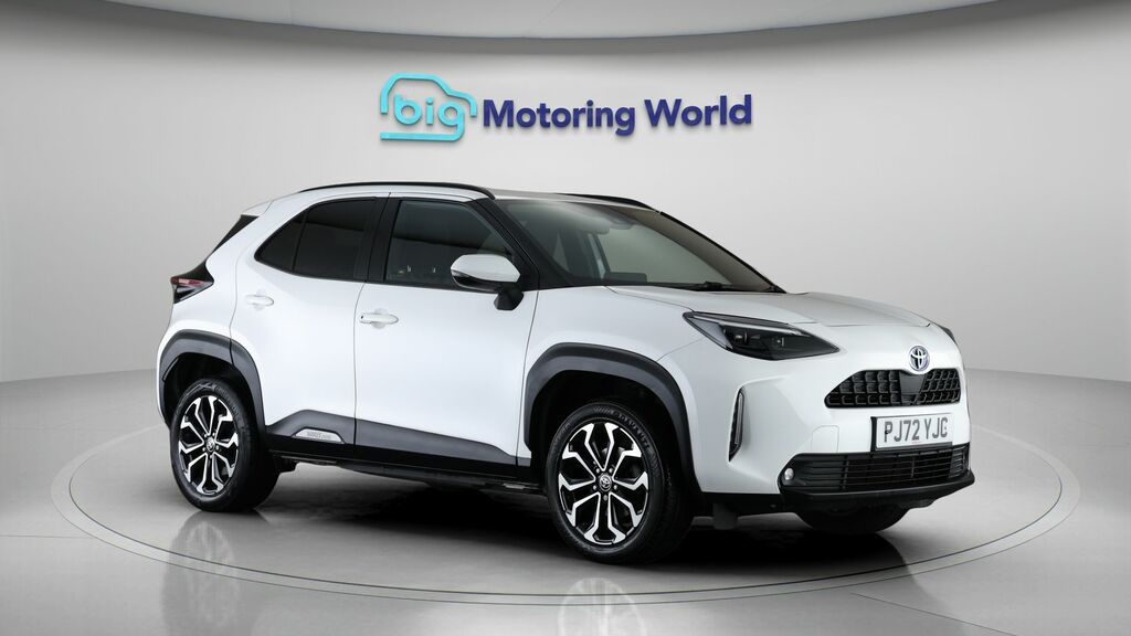 Toyota Yaris Cross Design White