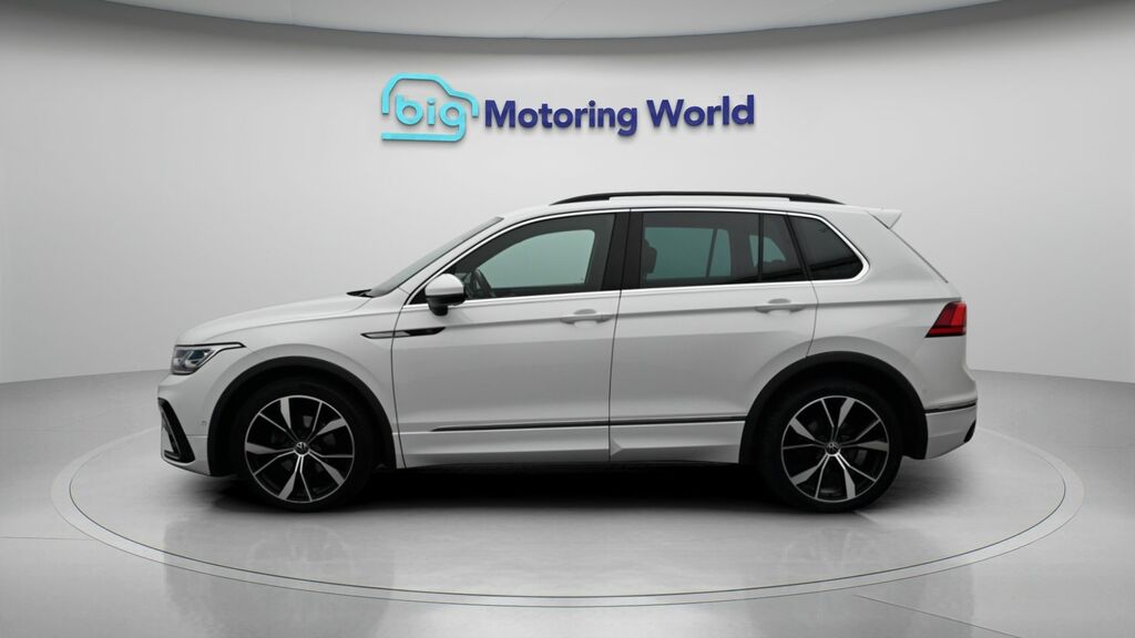 Volkswagen Tiguan R-line VE22LHT White #4