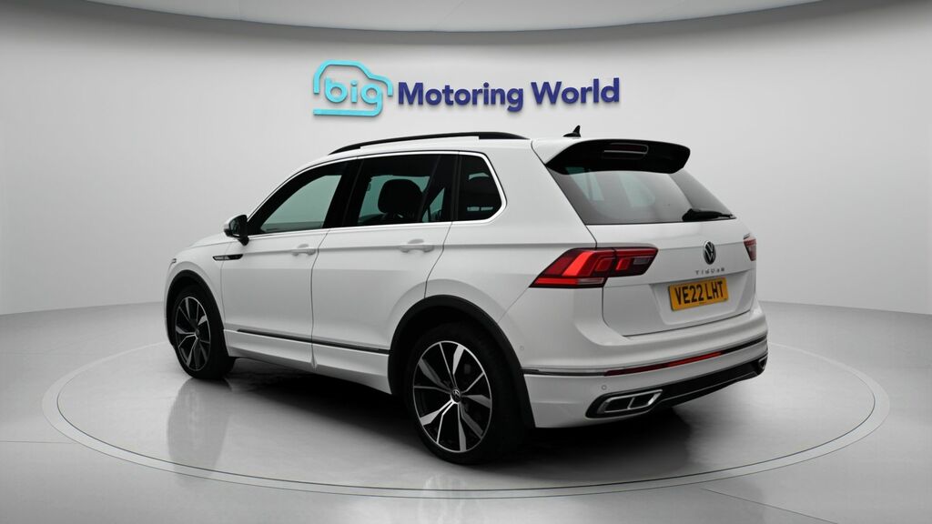 Volkswagen Tiguan R-line VE22LHT White #5