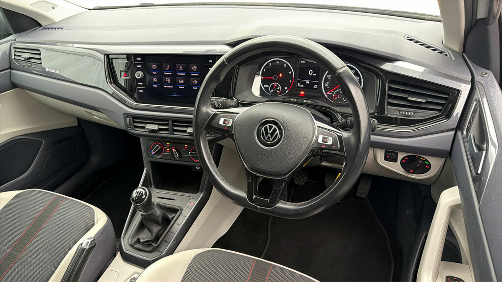 Volkswagen Polo Match Silver #9