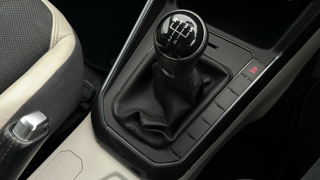 Volkswagen Polo Match Silver #24