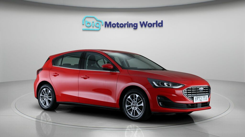 Ford Focus Titanium Red