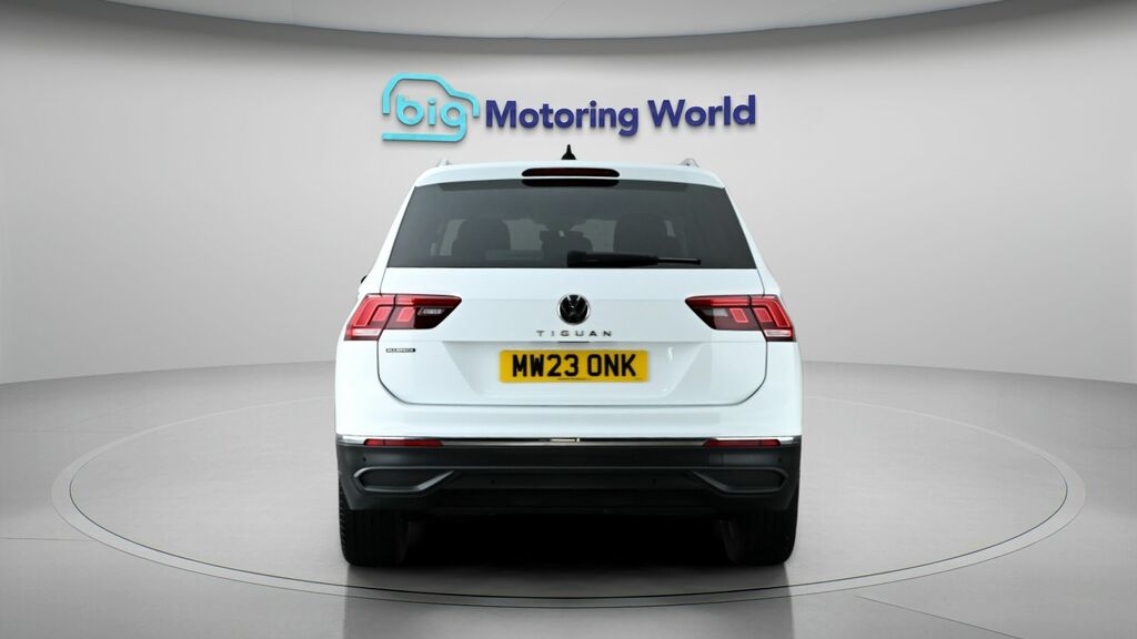 Volkswagen Tiguan Allspace Life White #6