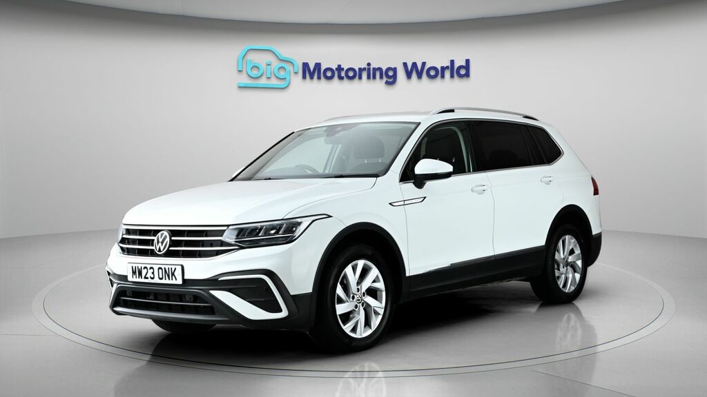 Volkswagen Tiguan Allspace Life White #3