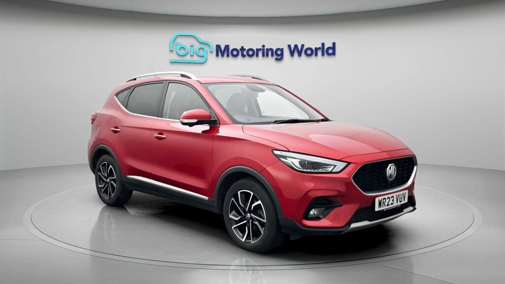 MG ZS Exclusive Red
