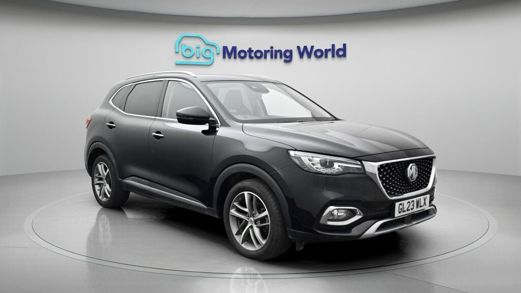 MG HS Exclusive Black