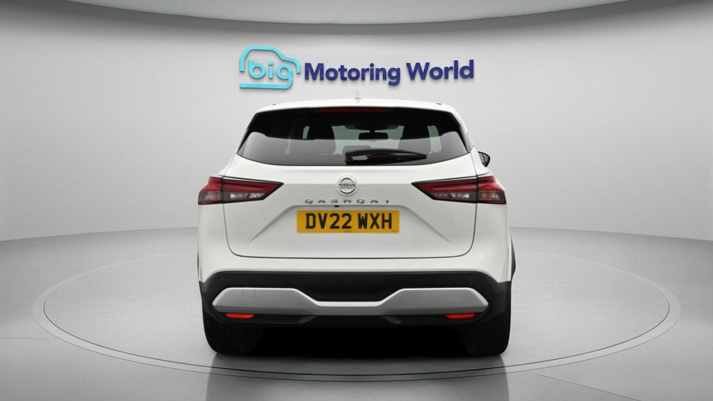Nissan Qashqai N-connecta DV22WXH White #6