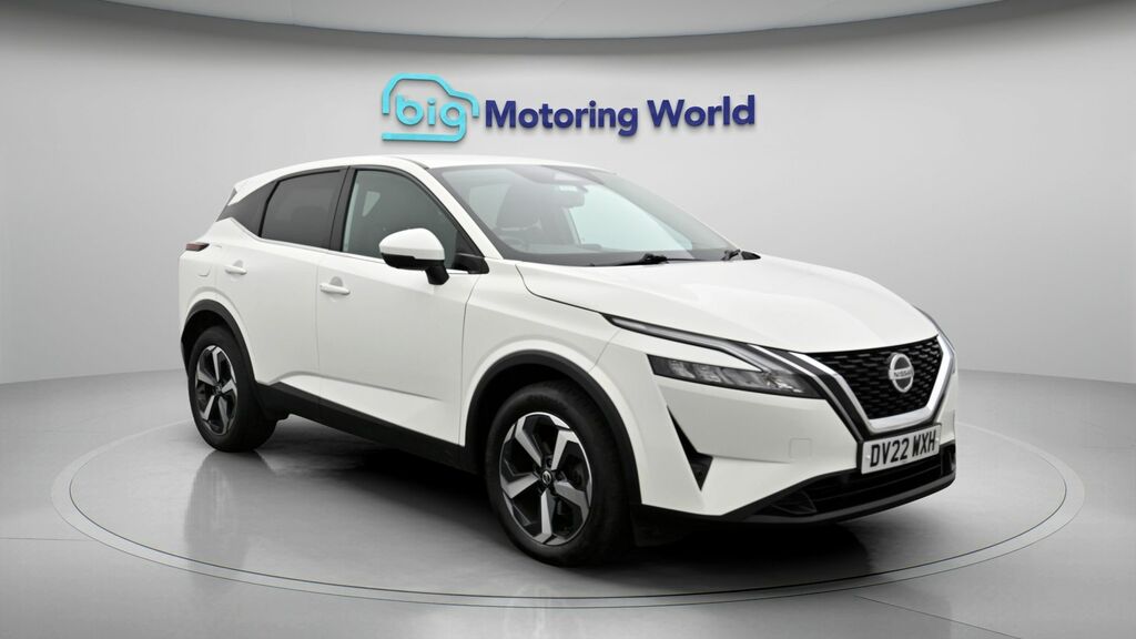 Nissan Qashqai N-connecta DV22WXH White