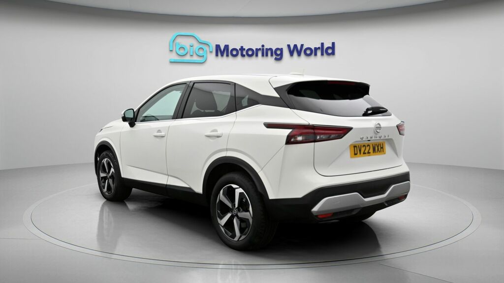 Nissan Qashqai N-connecta DV22WXH White #5