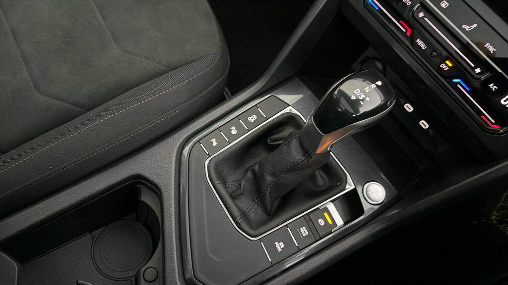 Volkswagen Tiguan Elegance Black #26