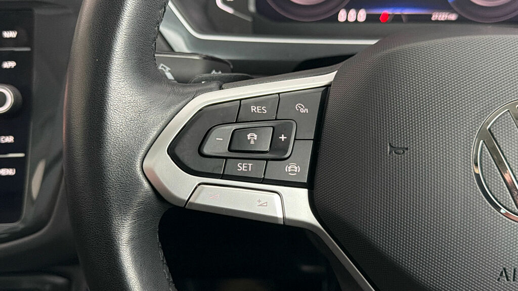 Volkswagen Tiguan Elegance Black #22