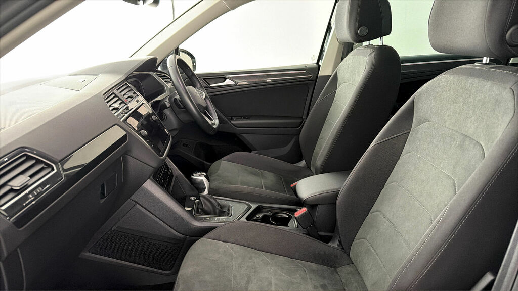 Volkswagen Tiguan Elegance Black #13