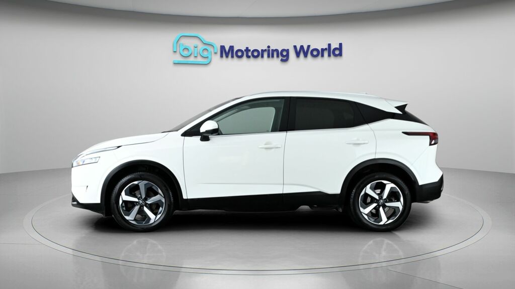 Nissan Qashqai N-connecta DS23YBW White #4