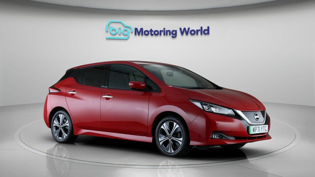 Nissan Leaf Tekna WP71YTC Red