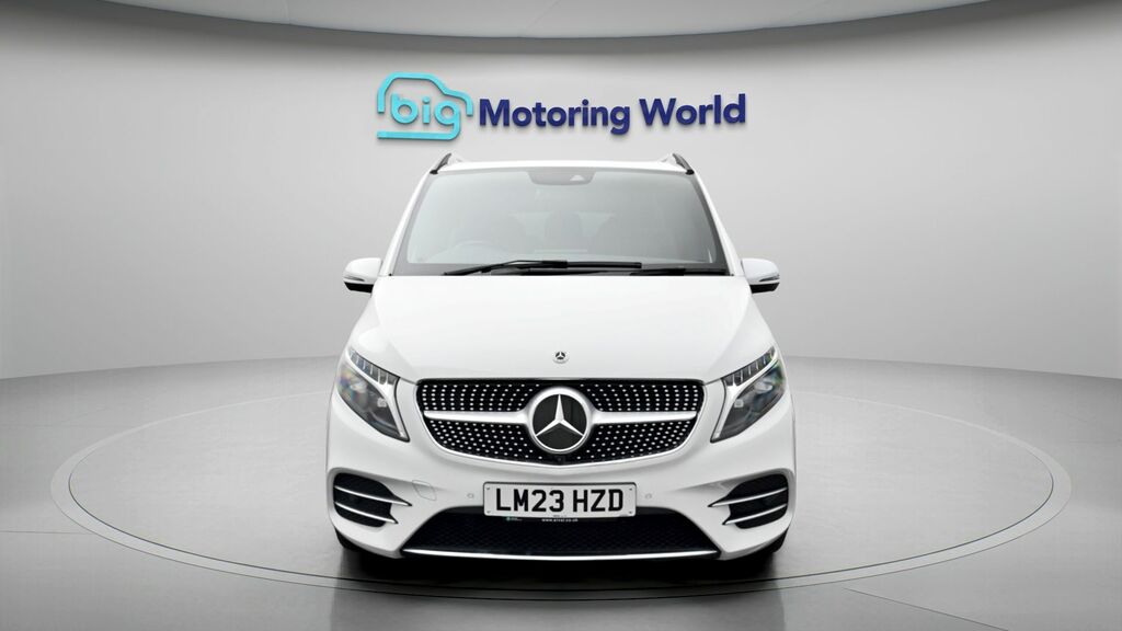 Mercedes-Benz V Class Amg Line White #2