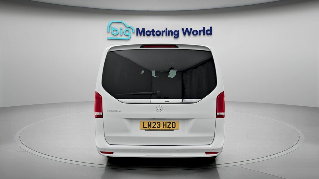 Mercedes-Benz V Class Amg Line White #6