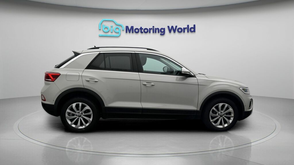 Volkswagen T-Roc Style Black #8