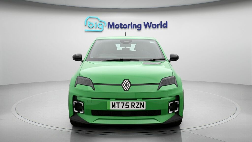 Renault 5 E-Tech Evolution Green #2