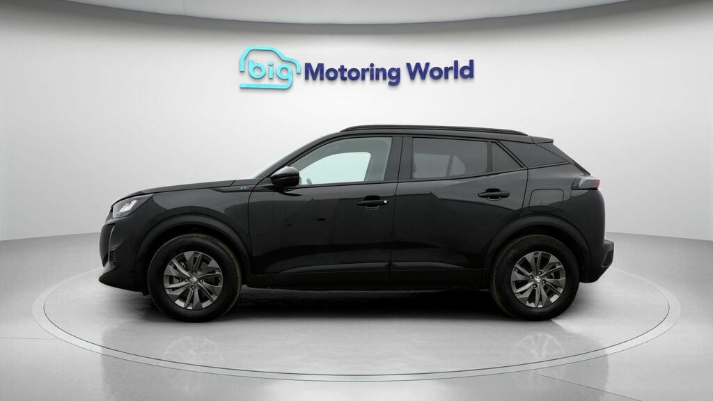 Peugeot e-2008 Active Premium Black #4