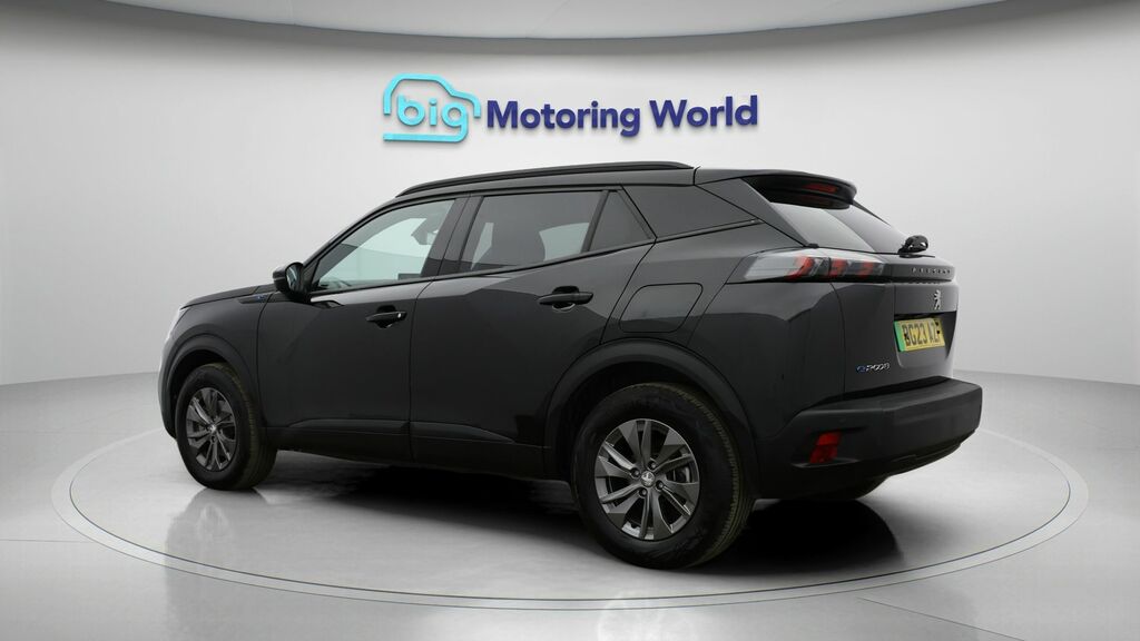 Peugeot e-2008 Active Premium Black #5