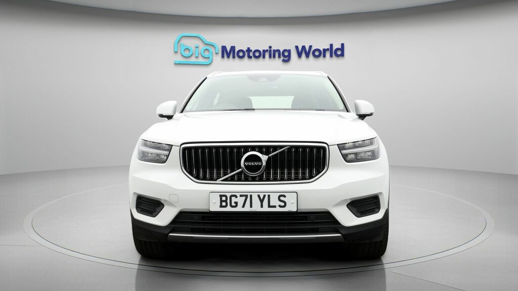 Volvo XC40 Inscription Expression BG71YLS White #2