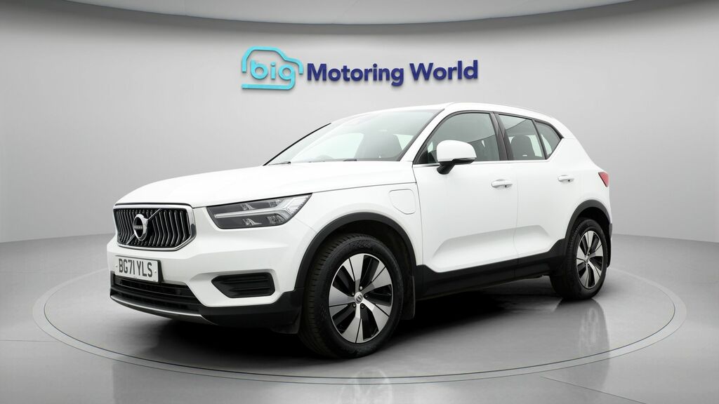 Volvo XC40 Inscription Expression BG71YLS White #3