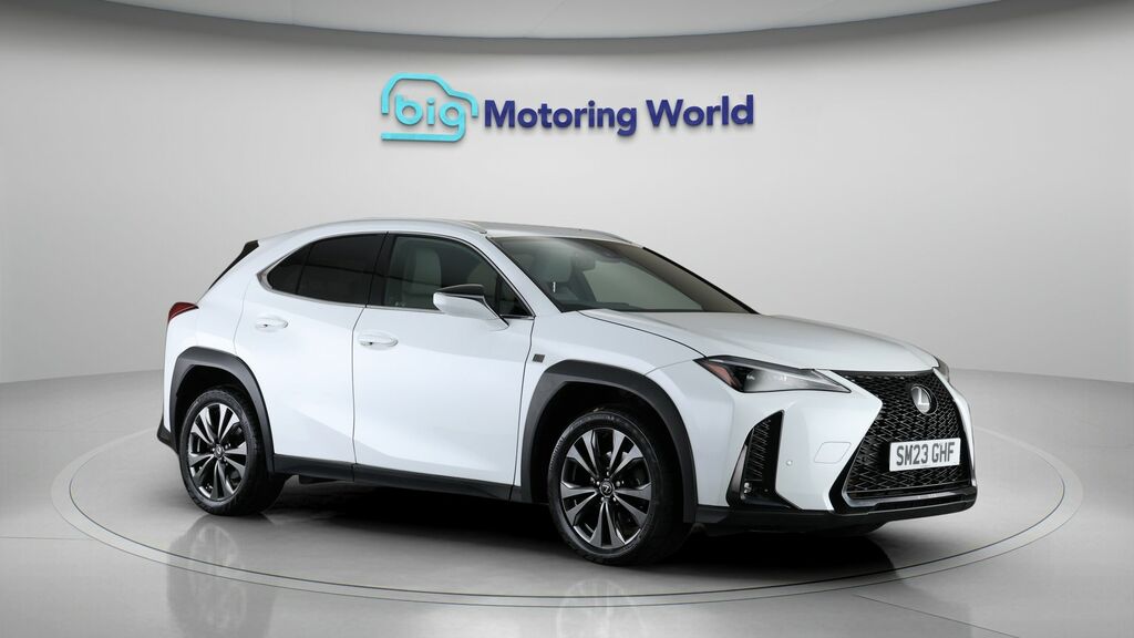 Lexus UX F Sport Design White