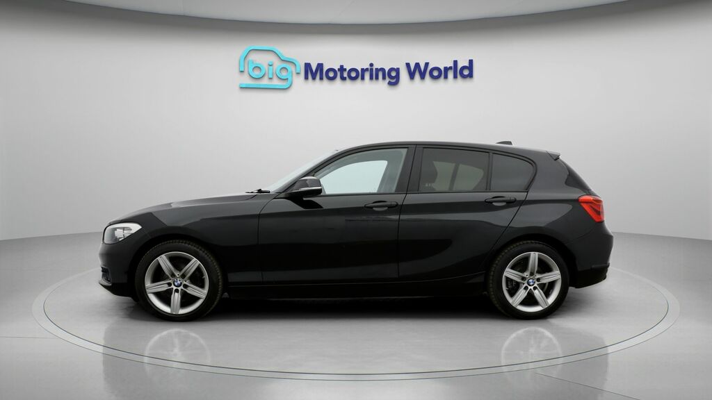 BMW 1 Series Sport Black #4
