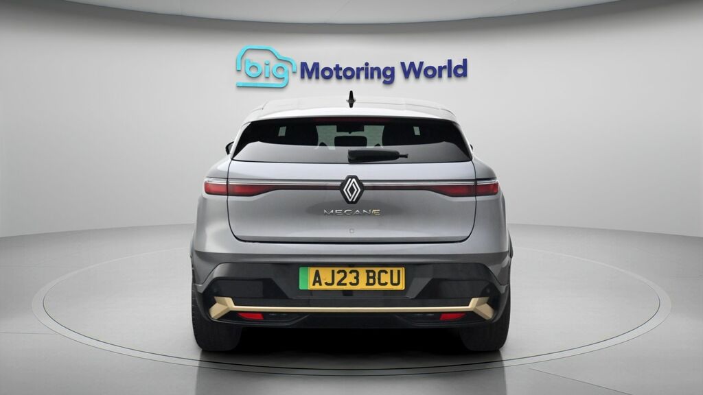 Renault Megane E-Tech Iconic Black #6