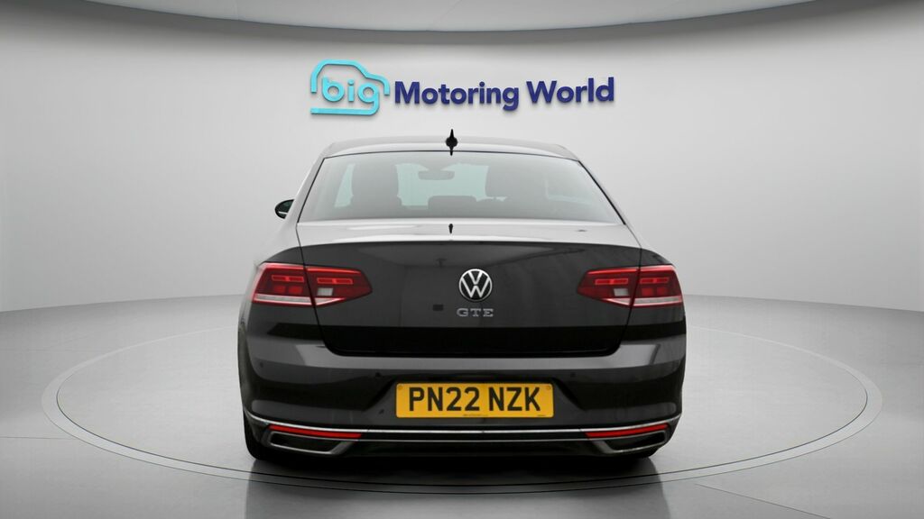 Volkswagen Passat Gte Grey #6