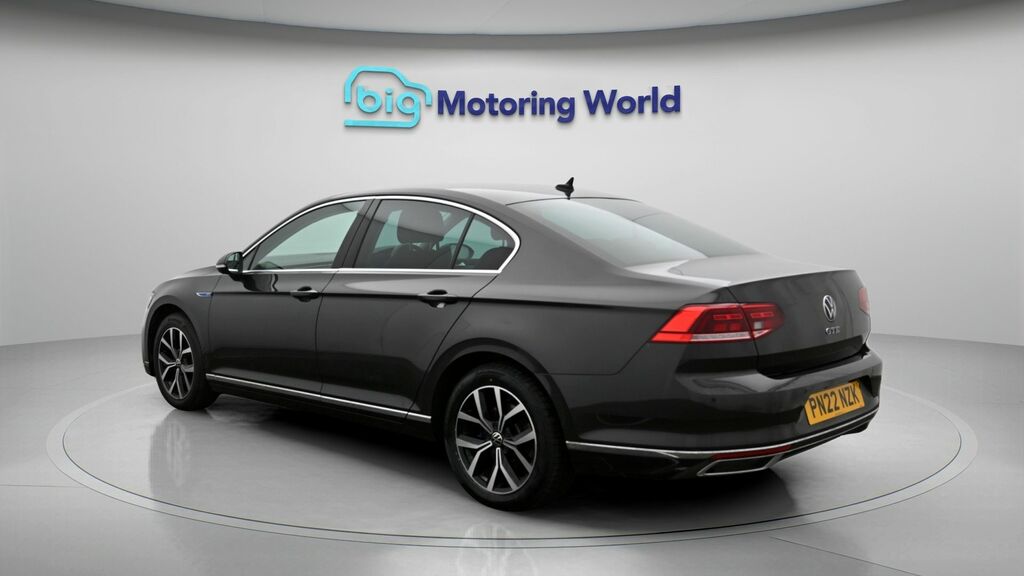 Volkswagen Passat Gte Grey #5